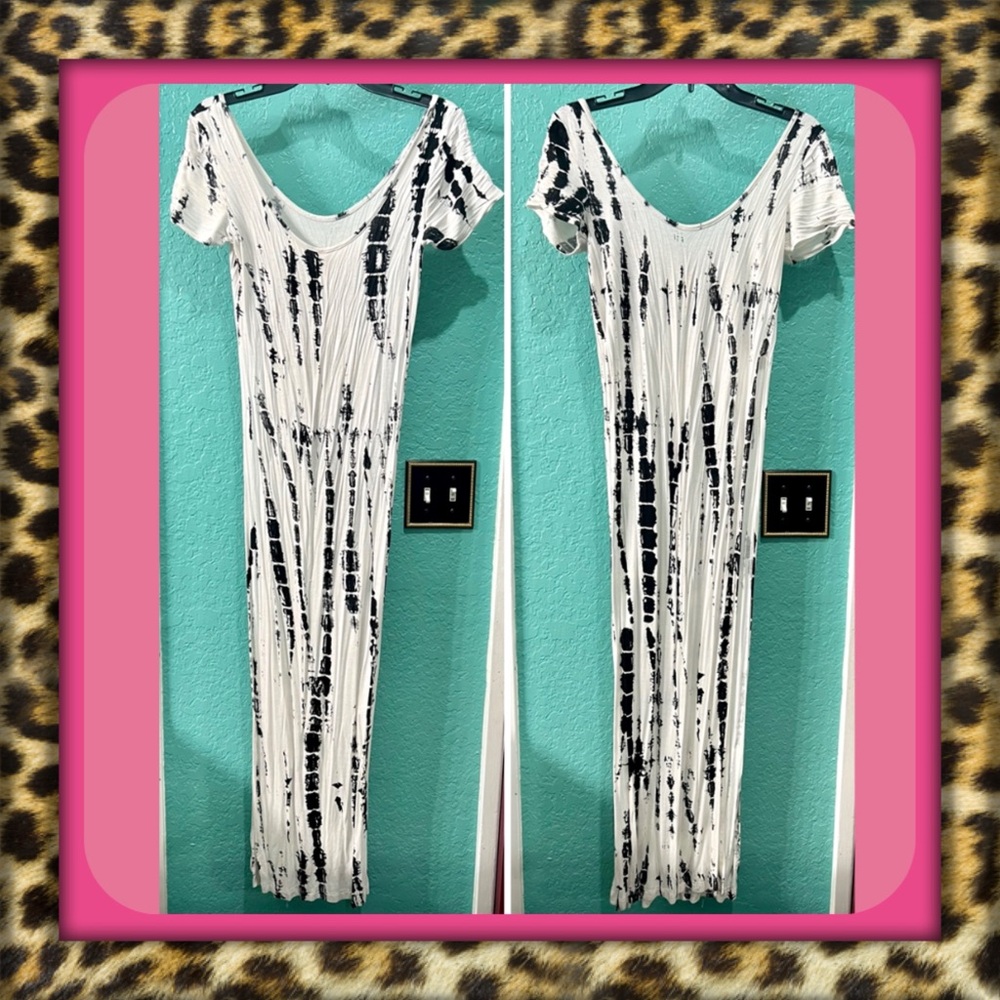 👑✅PRICE FIRM✅Stylish Black & White Women's Long T-Shirt Top with open side slits